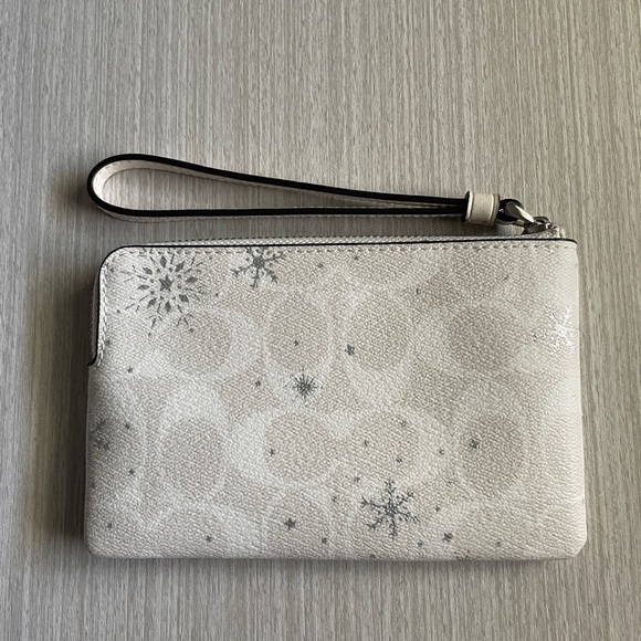 Coach snowflake wristlet NWT! - Picture 2 of 4
